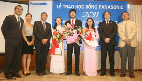 Ba sinh viên VN nhận học bổng du học Nhật