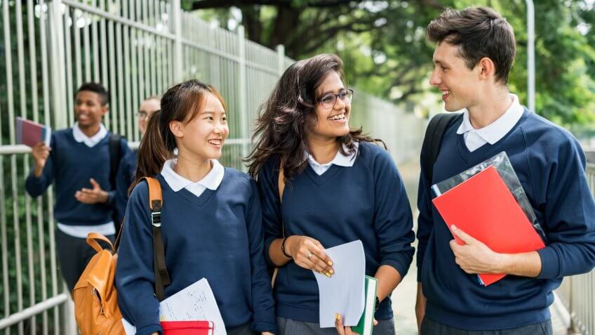 CHẮP CÁNH ƯỚC MƠ DU HỌC THPT CANADA CÙNG TIA