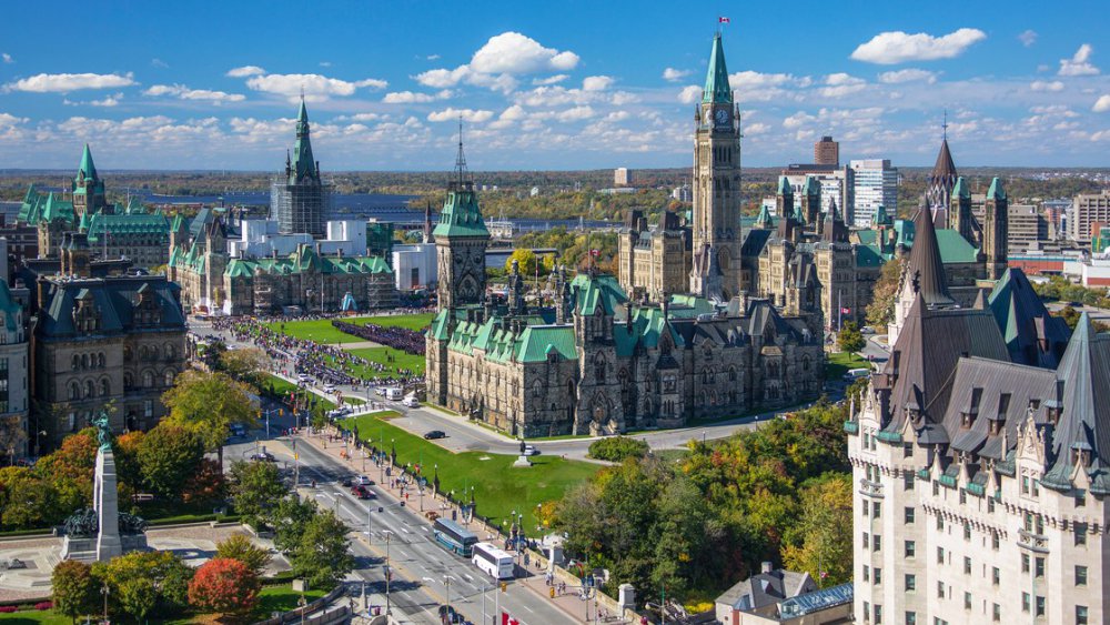 Tưng bừng mùa lễ hội cùng AMEC – Nhận ngay gói visa du lịch Canada