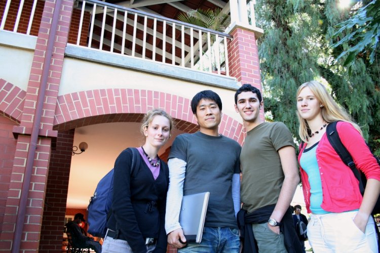 Du Học Úc Toàn Diện Cùng Học Viện Phoenix Academy Tại Perth