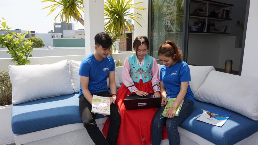 Học Tiếng Hàn miễn phí trực tuyến cùng AMEC