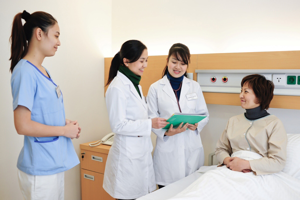 Du học nghề tại Đức - Trợ lý điều dưỡng khác với điều dưỡng như thế nào?